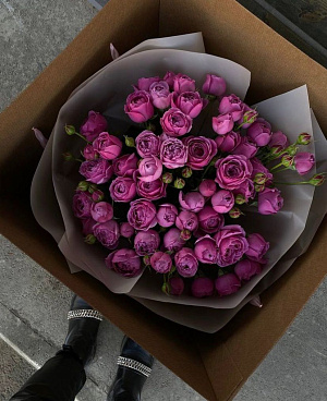 Кустовая пионовидная роза