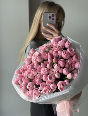 Розовый сон - охапка кустовых роз