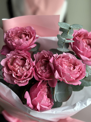 Букет-комплимент с кустовой розой