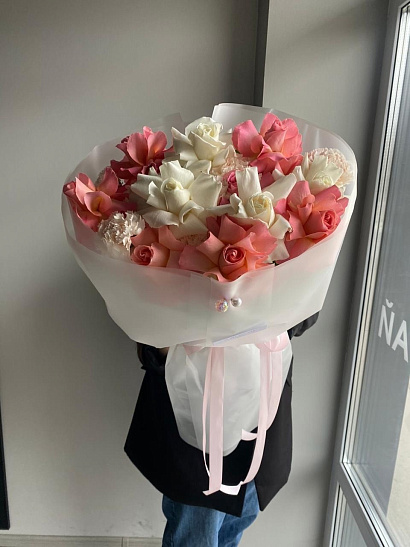 Вывернутые розы с диантусами