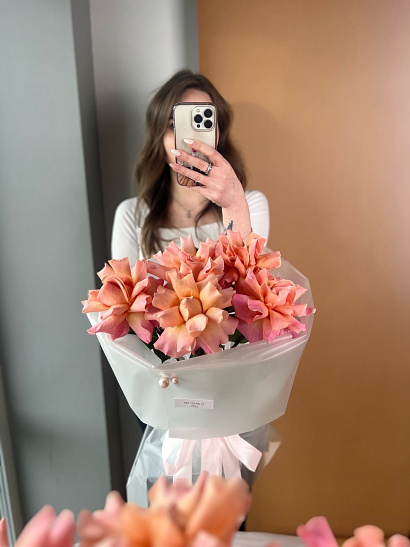 Вывернутые розы 5 шт. в матовой плёнке