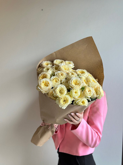 Охапка кустовой пионовидной розы Royal Park 50 см