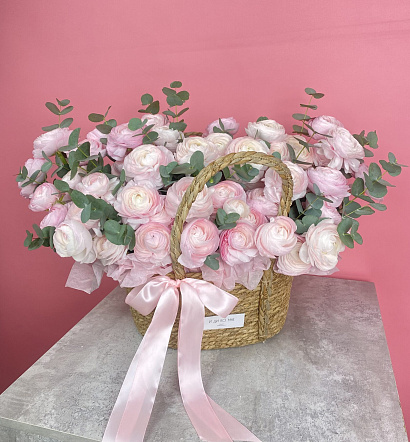 Плетеная сумка ранункулюсов 51 шт.