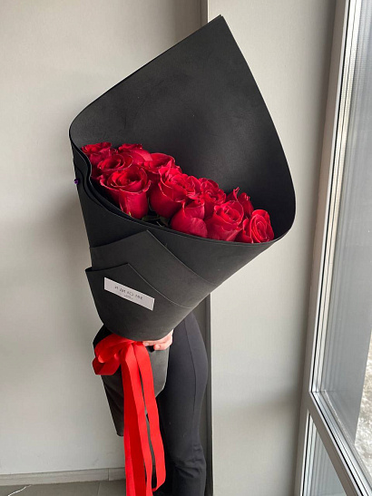 Кулёк красных эквадорских роз 11 шт.