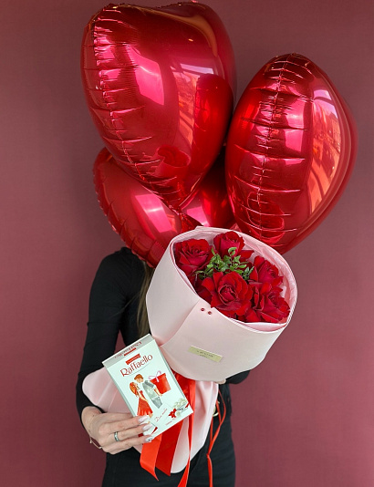 КОМБО #1: букет кенийских роз+шары+конфеты