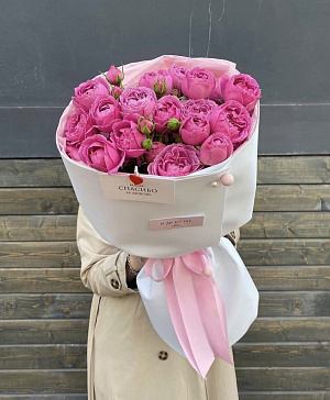 Красота пионовидных кустовых роз