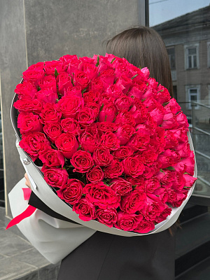 Малиновая кенийская роза 101 шт.