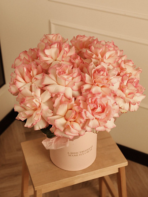 Композиция из роз для любимой мамы | Лимитированная коллекция