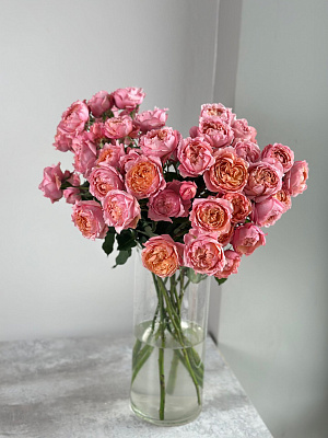 Охапка кустовой пионовидной розы Julieta 60 см