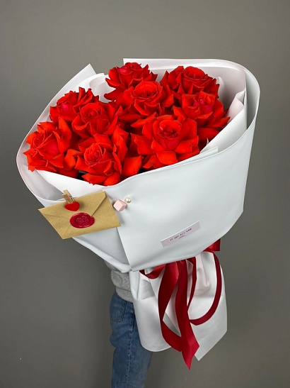 Эквадорские алые розы 9 шт.