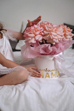 Коробка "Любимая мама" с нежными эквадорскими розами