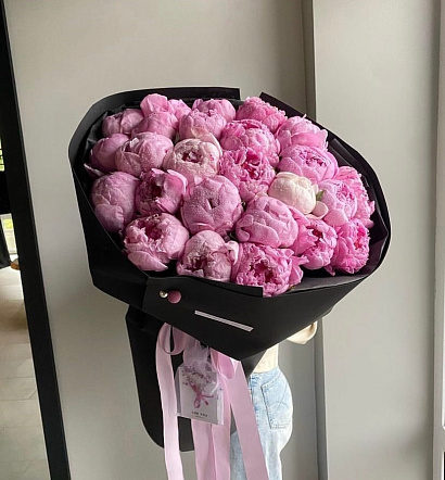 Идеальное сочетание нежных пионов и стильного оформления