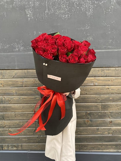 Кенийские красные розы 25 шт.