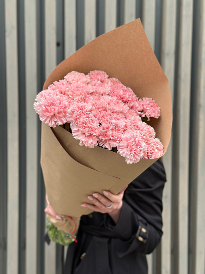 Охапка розовых диантусов