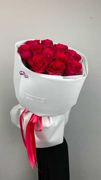 Кенийские малиновые розы 11 шт.