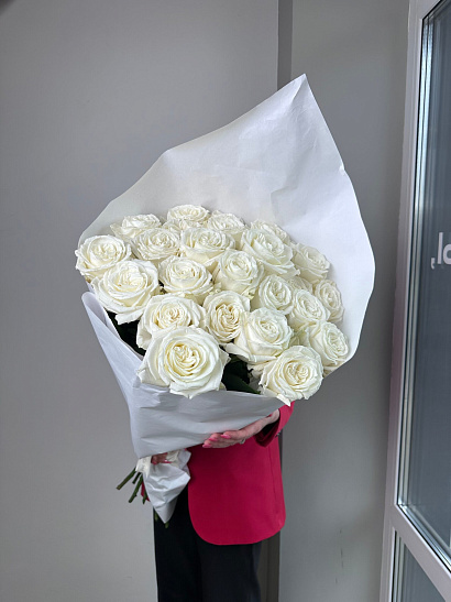 Охапка эквадорских роз Playa Blanca 60 см