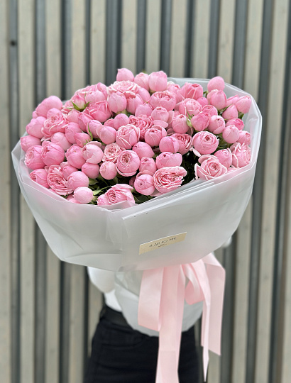 Розовый сон - охапка кустовых роз