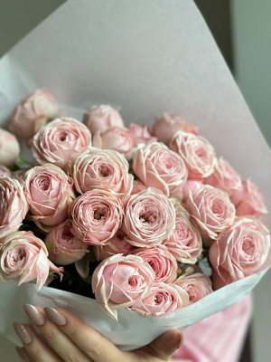 Охапка кустовой пионовидной розы Mansfield Pink Park 50 см