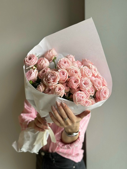 Охапка кустовой пионовидной розы Mansfield Pink Park 50 см