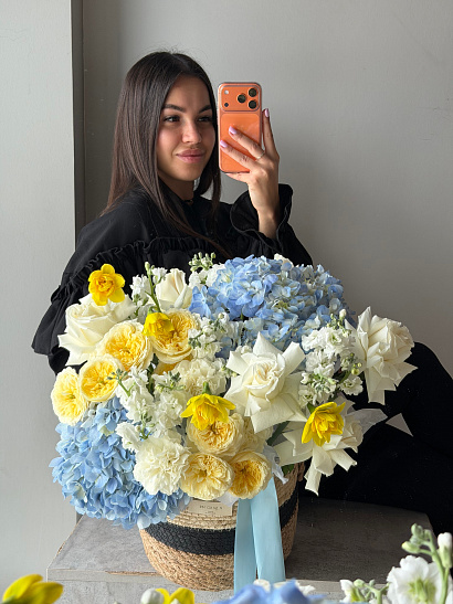 Авторская плетеная корзина «Акварельный этюд»