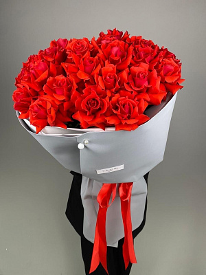 Вывернутые алые розы Nina 21 шт.