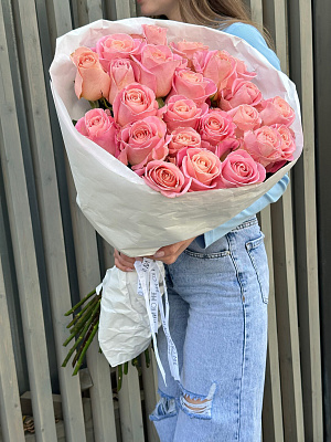 Охапка эквадорских роз Hermosa 60 см