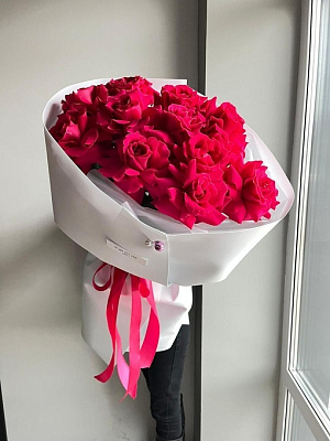 Вывернутые малиновые розы 11 шт.