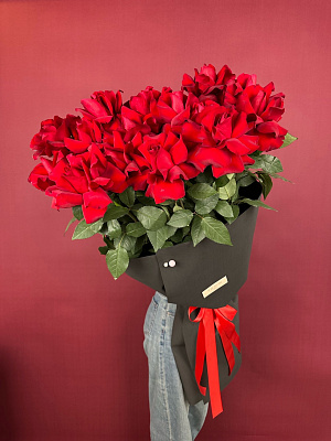 Высокие красные эквадорские розы 100 см