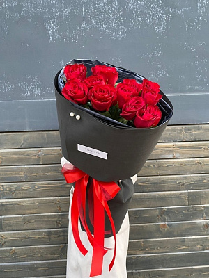 Кенийские красные розы 11 шт.