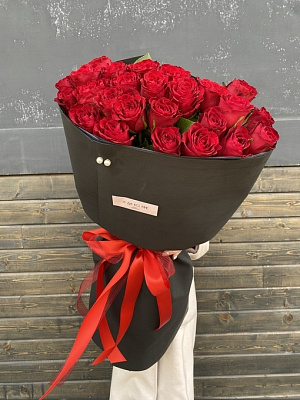 Кенийские красные розы 25 шт.