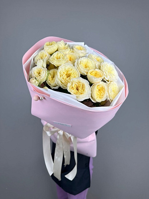 Лимонные кустовые пионовидные розы