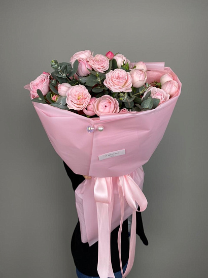 Зефир: букет из кустовых пионовидных роз