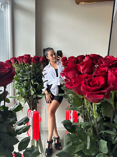 Эксклюзивные розы высотой 1,5 м