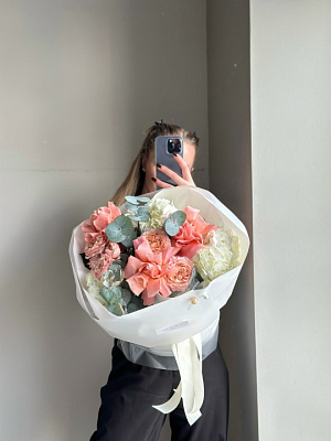 Нежный сборный букет на День Влюбленных (размер L)