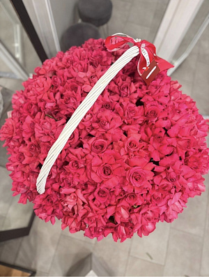 Огромная корзина розовых роз 101 шт.