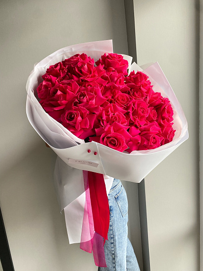 Вывернутые малиновые розы 25 шт.