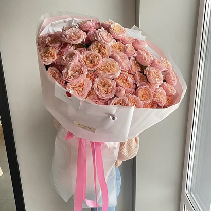 Тёплый летний закат из кустовых роз