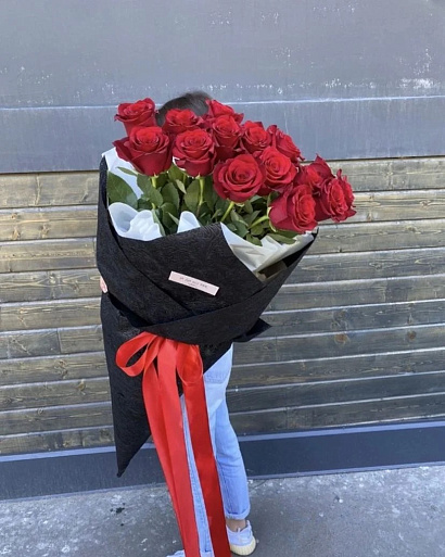 Гигант красных эквадорских роз 15 шт.